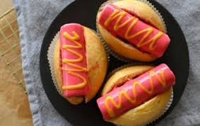 Strawberry Hot Dog